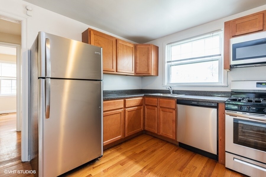 Primary Photo - 3D and Video Tour Attached! Fantastic and ...