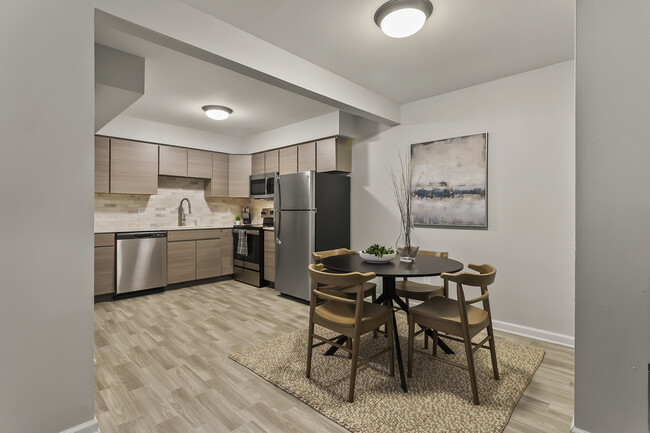 Dining/Kitchen - College Hill Apartments