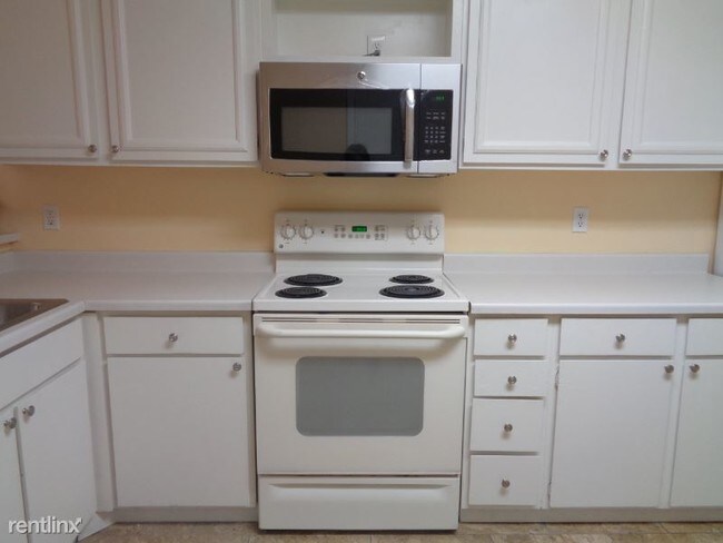 Foto del edificio - 2 br, 2 bath Apartment - 7205 S Gaylord St