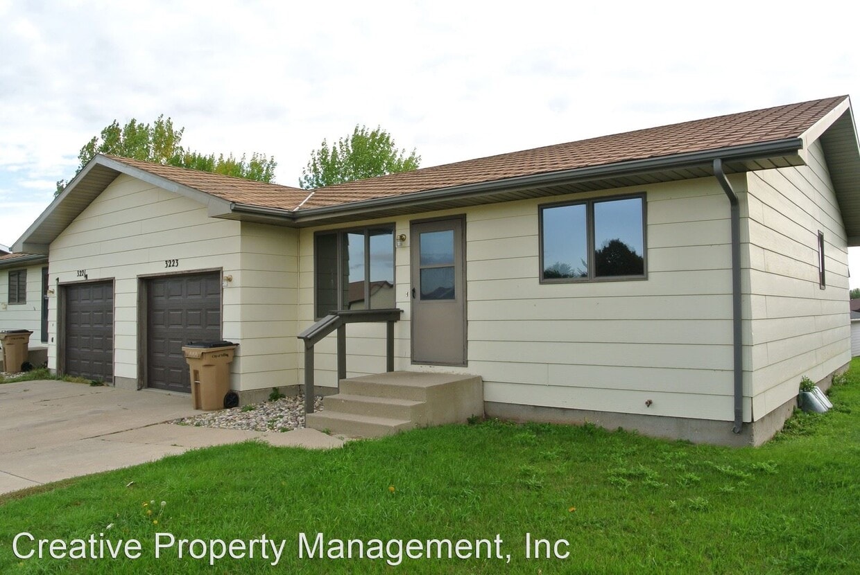 3223 11th St SW, Minot, ND 58701 House Rental in Minot, ND