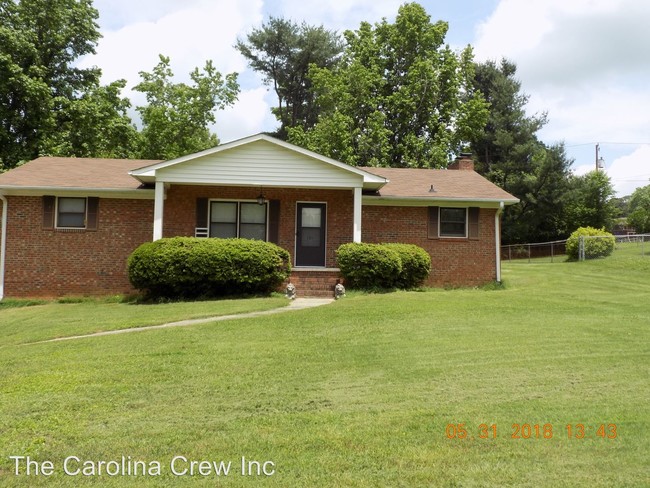 Building Photo - 3 br, 2 bath House - 135 Widaustin Dr