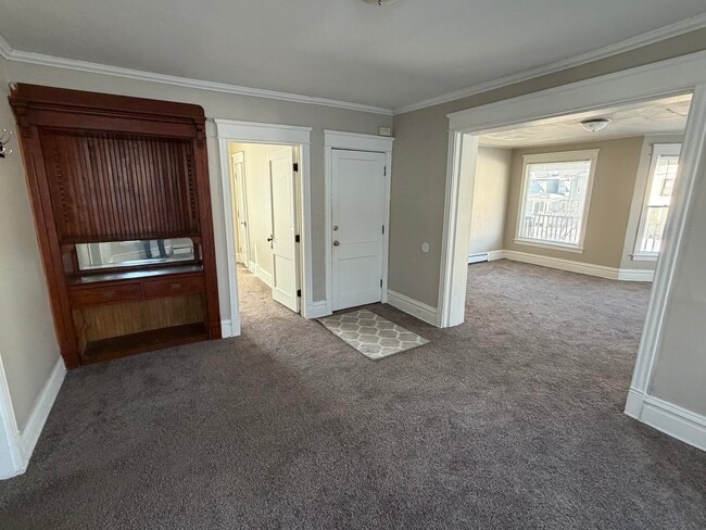 Building Photo - 220 E Racine St