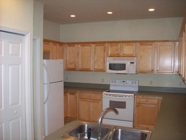 Foto del edificio - 5025 Hampton Ridge Ave