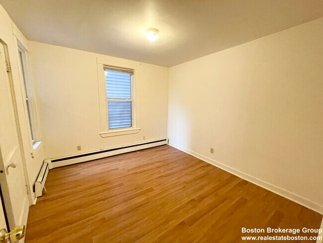 Foto del edificio - 1574 Tremont St