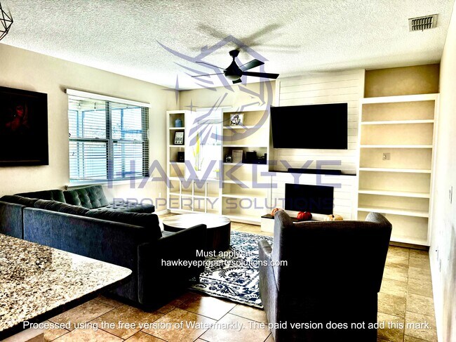 Foto del edificio - 2444 Silverview Dr