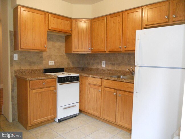 Building Photo - 3441 Indian Queen Ln