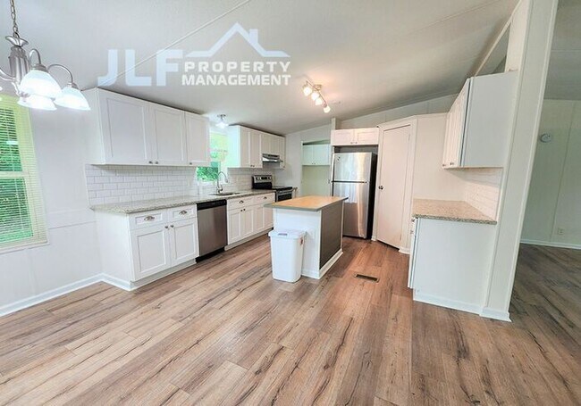 Foto del edificio - Spacious 4/2 Home in Concord!