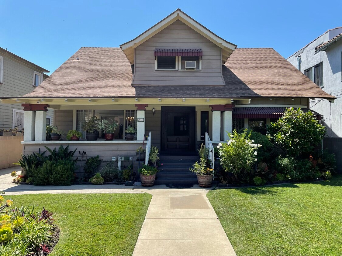 Photo - 2211 S Budlong Ave (Los Angeles, CA)