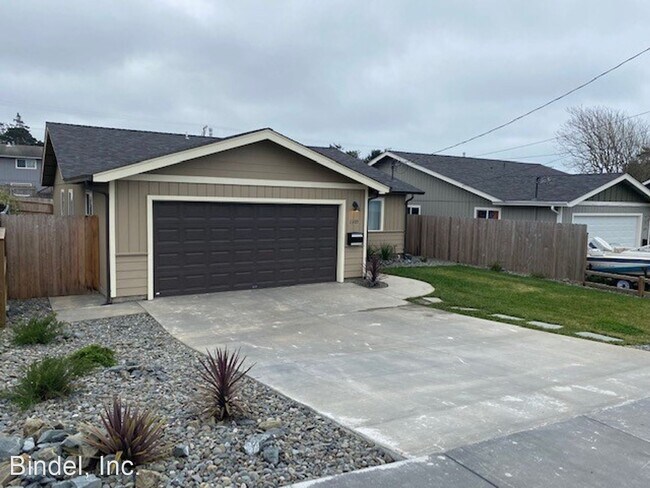 Building Photo - 3 br, 2 bath House - 1105 McCullens Ave