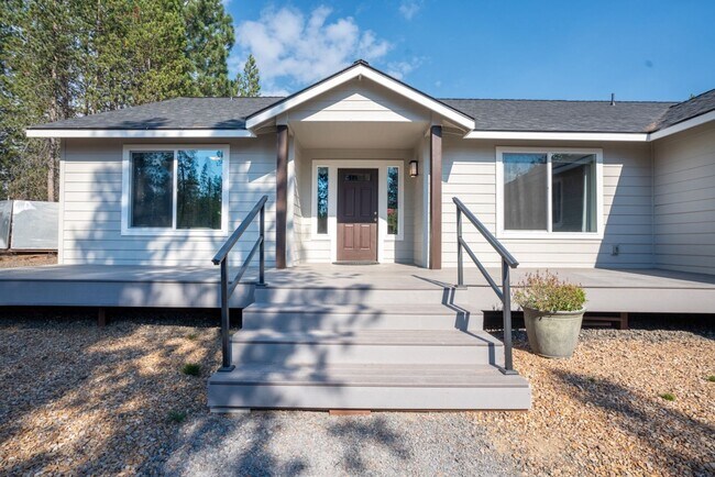 Building Photo - Beautiful New Build with Large Shop