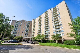 Building Photo - 501 Slaters Ln