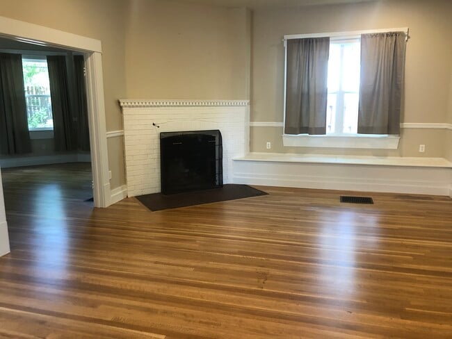 Foto del edificio - 635 NE Opal St