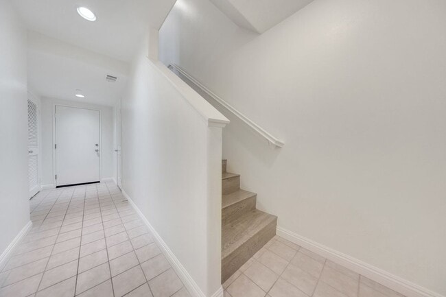 Building Photo - 6287 Ancora Ln
