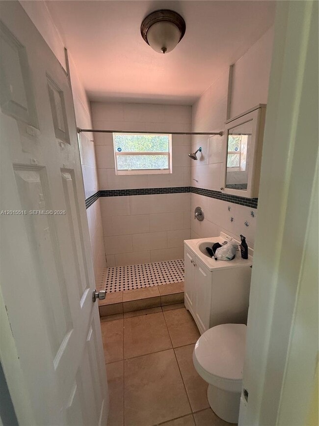 Foto del edificio - 16 NW 169th St
