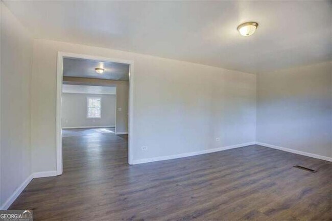 Foto del edificio - 201 Oglesby Bridge Rd SE