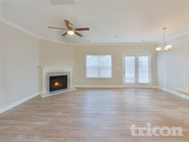 Foto del edificio - 1138 Bergenfield Ln