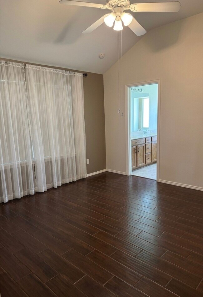 Building Photo - 32515 Rosella Ln