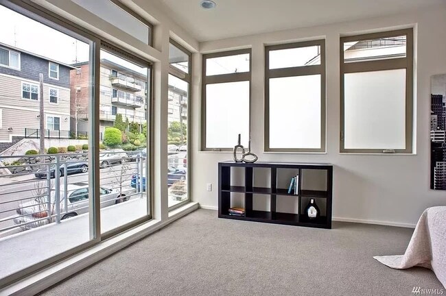 Foto del edificio - 1102 Taylor Ave N