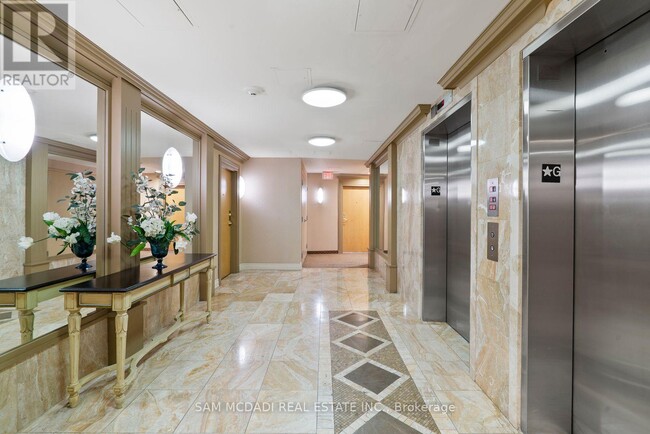 Building Photo - 1-601 Maison Parc Ct