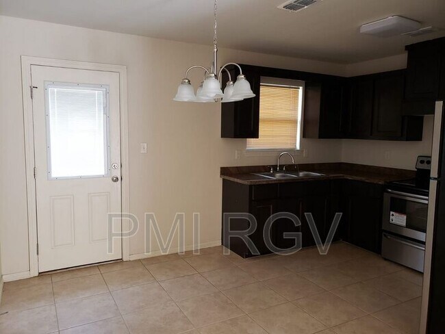 Building Photo - 2204 Taxco Ct