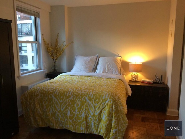 Foto del edificio - 301 E 73rd St