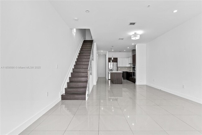 Building Photo - 10255 NW 63rd Terrace