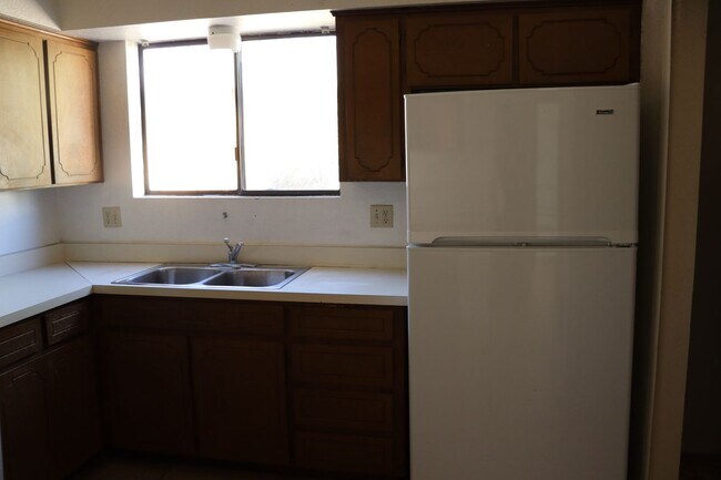 Building Photo - Perfect Blend of Comfort and Convenience!!!