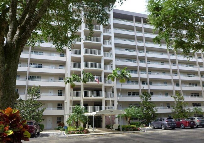 Foto del edificio - 605 Oaks Dr
