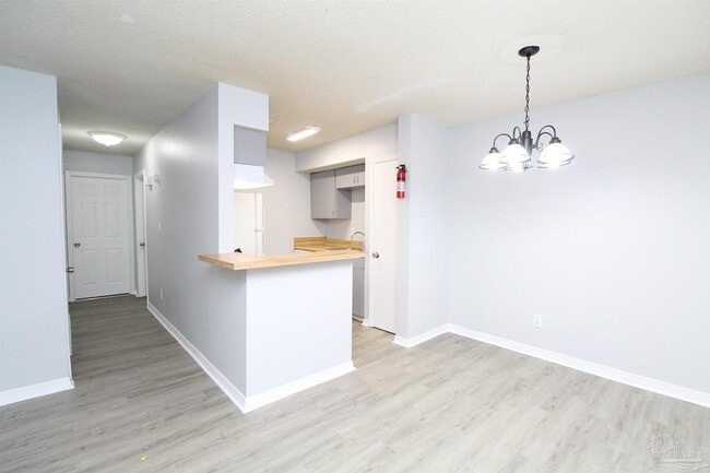 Foto del edificio - 7116 Pearson Rd