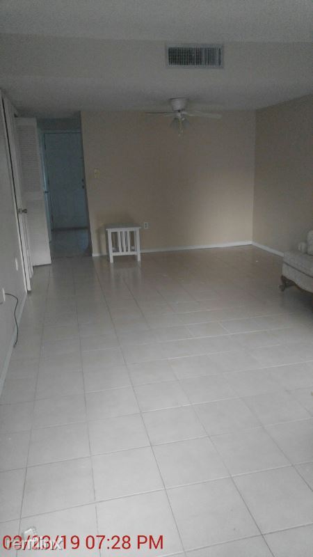 Building Photo - 2 br, 1.5 bath Townhome - 245 Debora Ct