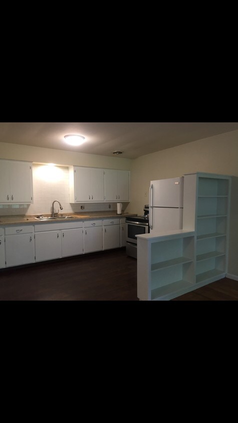 Foto principal - 1715 Blossom Ln