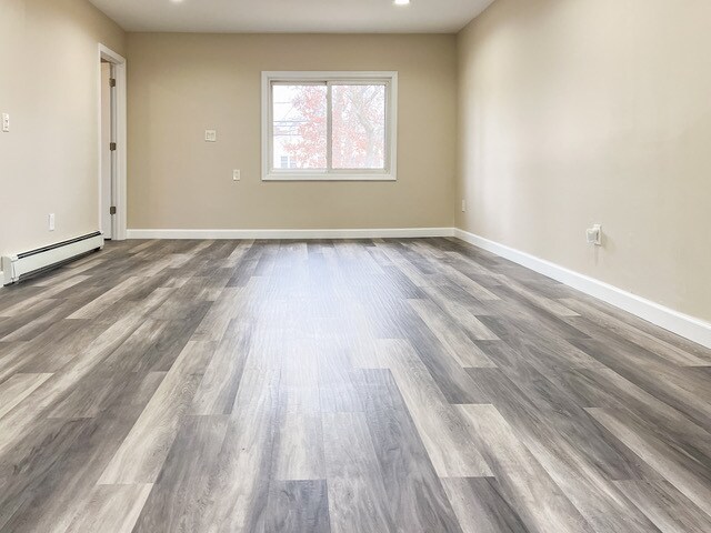 sunny living area - 701 Lincoln Ave
