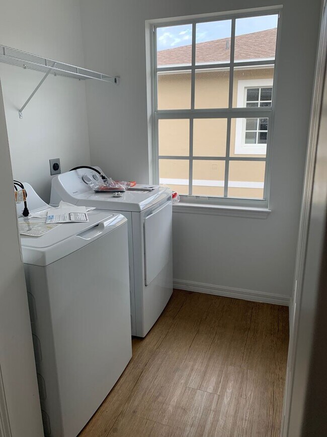 Foto del edificio - 3/2.5/1 Spacious Townhome