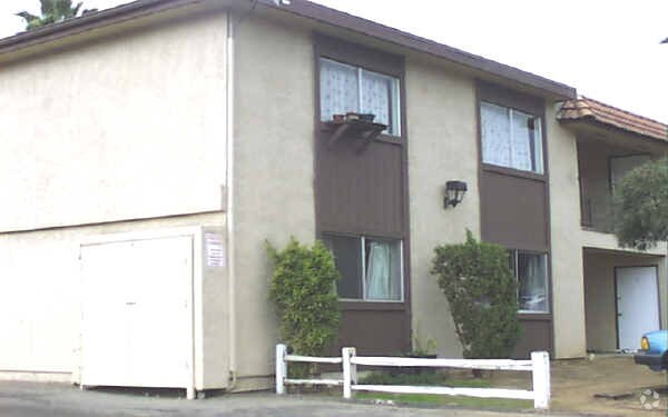 Building Photo - 2233 S Santa Fe Ave