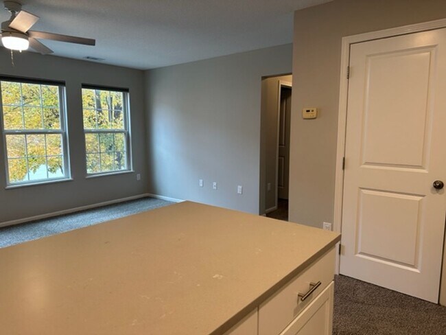 Foto del edificio - Newly renovated perfect 2 bedrom 2 bath to...