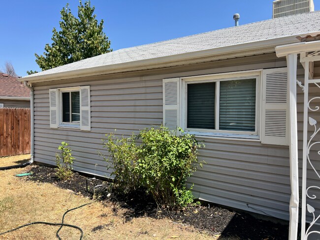 Foto del edificio - "Charming 3-Bed Retreat in Aurora!"