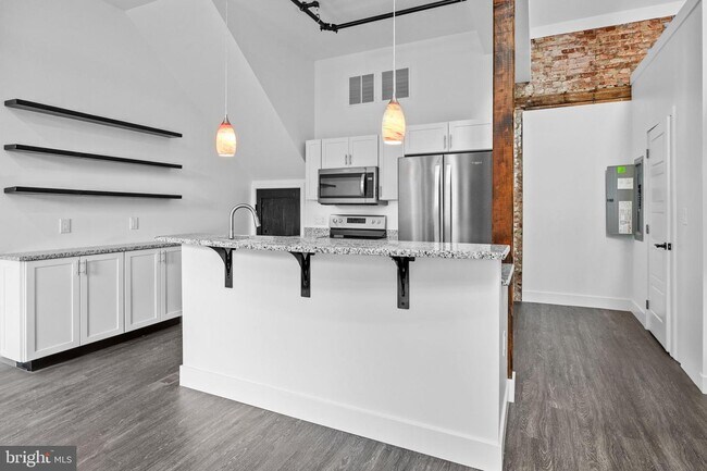 Foto del edificio - 819 Blooming Glen Rd