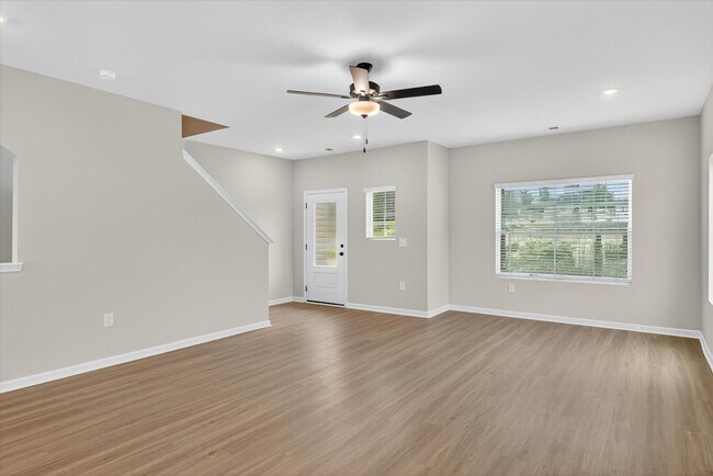 Foto del edificio - 1842 Rhyne Elementary Dr