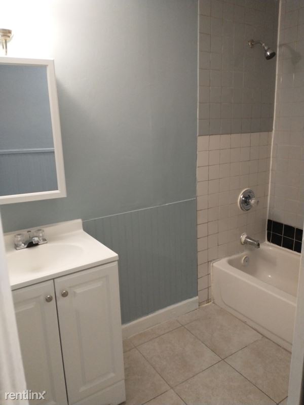 Foto del edificio - 3 br, 1 bath Townhome - 9 Rose Ave