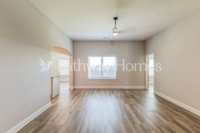Building Photo - 1104 Sleepy Owl Ln