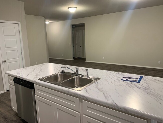 Foto del edificio - This is a very well maintained home in the desirable Bixby School district.