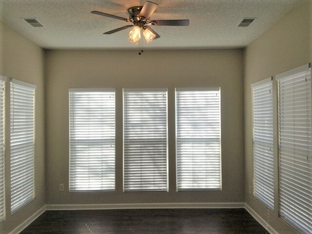 Building Photo - 4080 Catawba Creek Dr