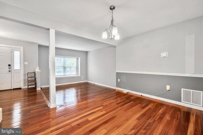Foto del edificio - 18419 Hallmark Ct
