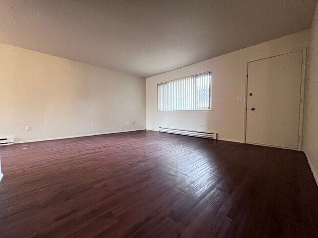 Building Photo - Lovely Duplex Community in Sandy, OR! One ...