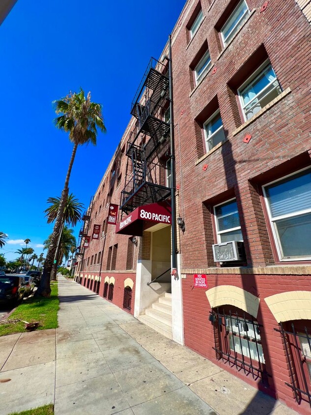 Foto principal - Charming Downtown Long Beach 1 Bedroom Condo