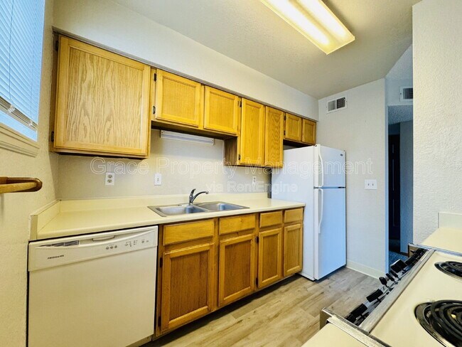 Building Photo - 12366 W Nevada Pl