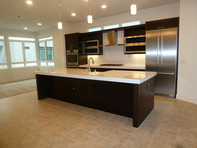 Kitchen (Pre-Tenant Photos) - 5839 Seahorse Ct