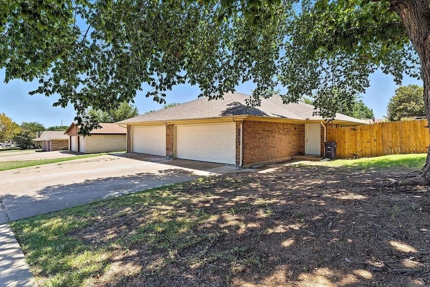 Photo - 6907 W Cleburne Road Unit