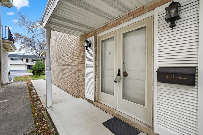 Building Photo - 7245 N Kostner Ave