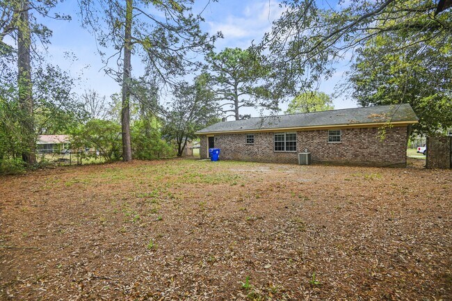 Building Photo - 4461 Jenwood St